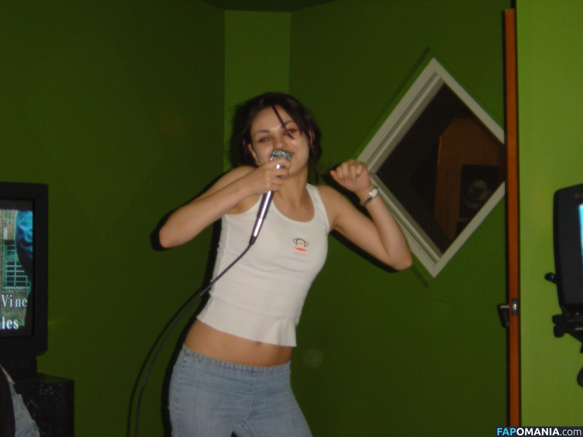 Mila Kunis Çıplak Sızdırılmış Fotoğraf #6