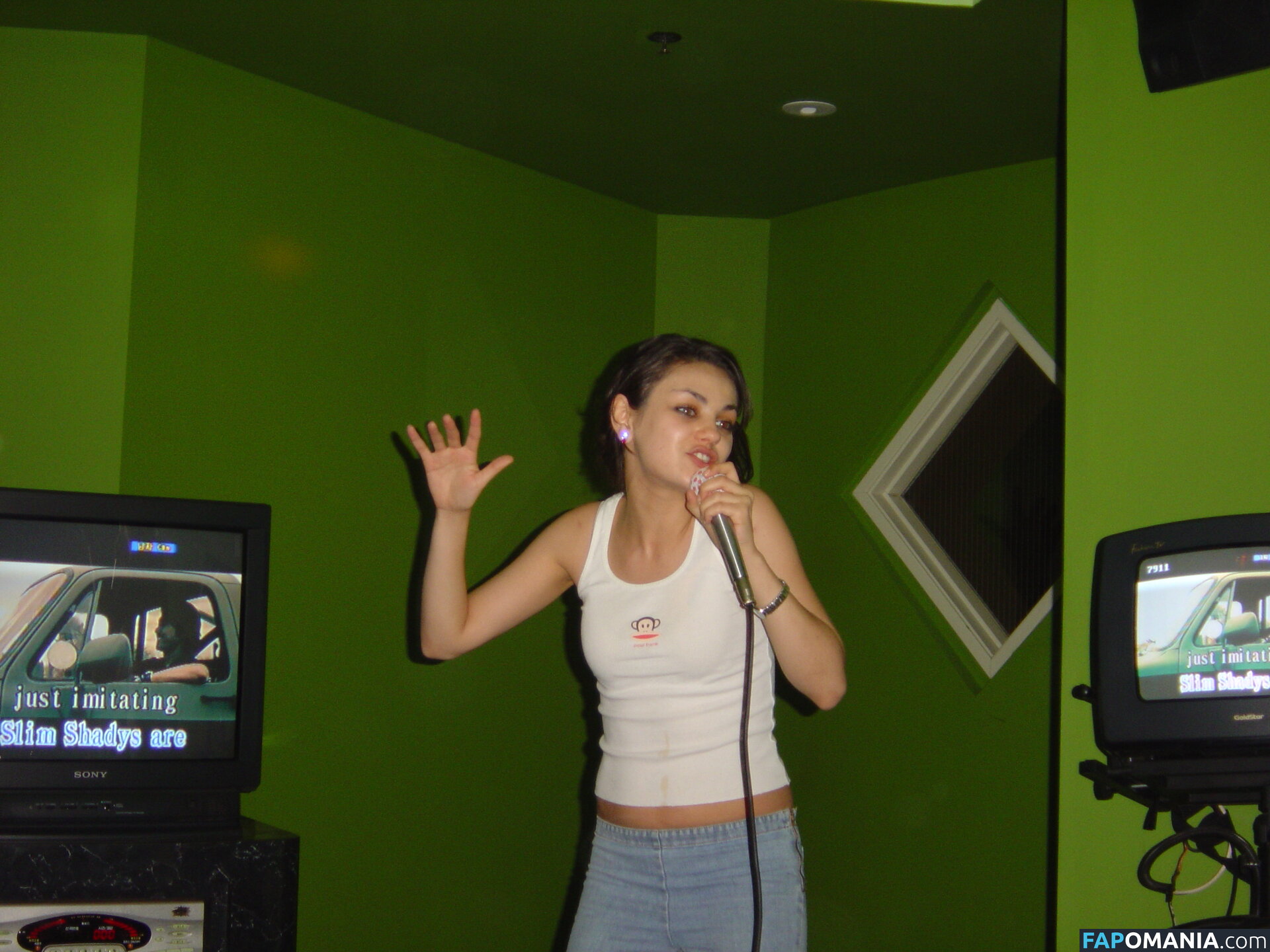 Mila Kunis Çıplak Sızdırılmış Fotoğraf #9