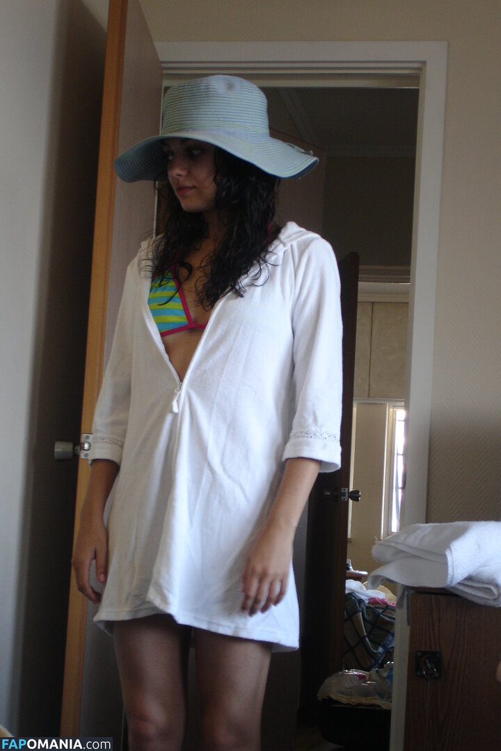 Mila Kunis Çıplak Sızdırılmış Fotoğraf #25