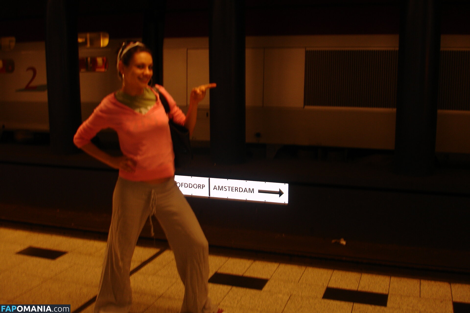 Mila Kunis Çıplak Sızdırılmış Fotoğraf #26