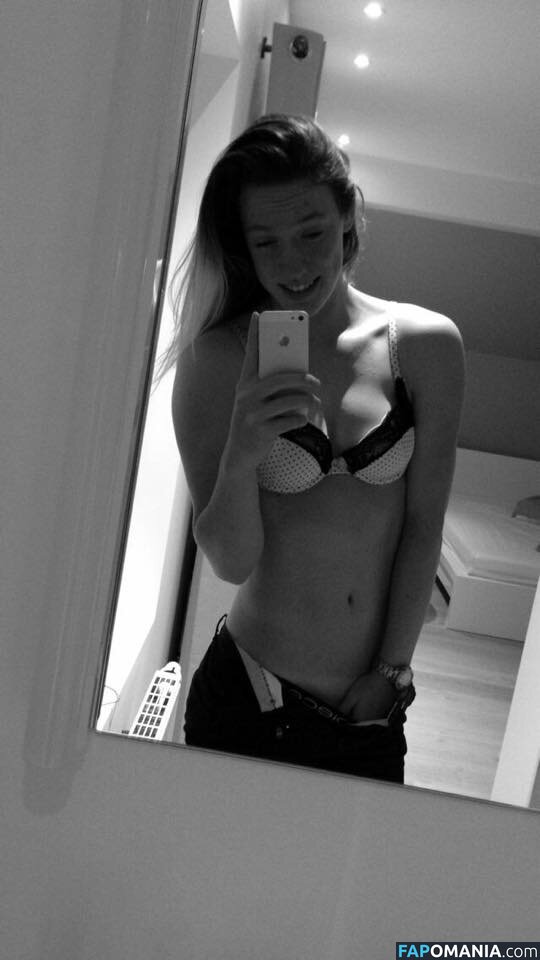Monika Van De Vondel Çıplak Sızdırılmış Fotoğraf #10