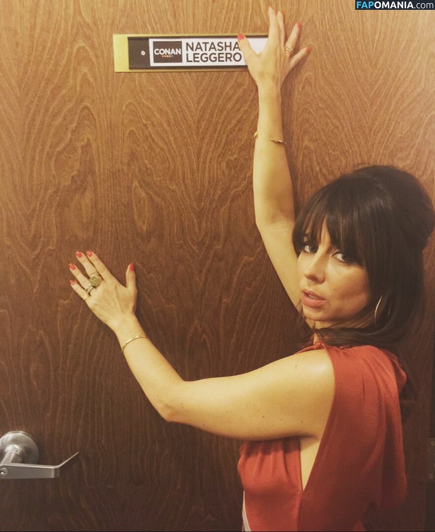 Natasha Leggero Çıplak Sızdırılmış Fotoğraf #11