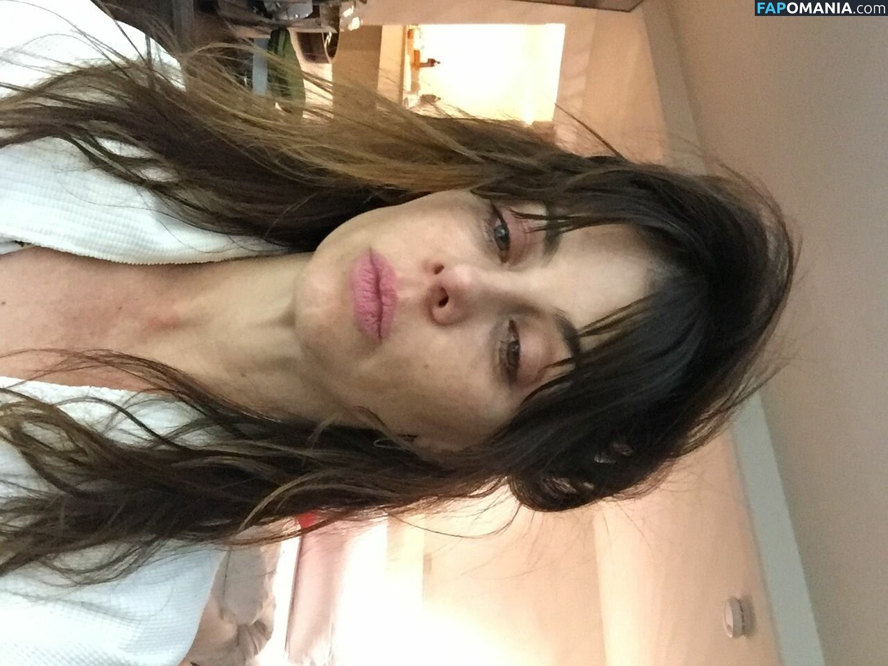 Natasha Leggero Çıplak Sızdırılmış Fotoğraf #14