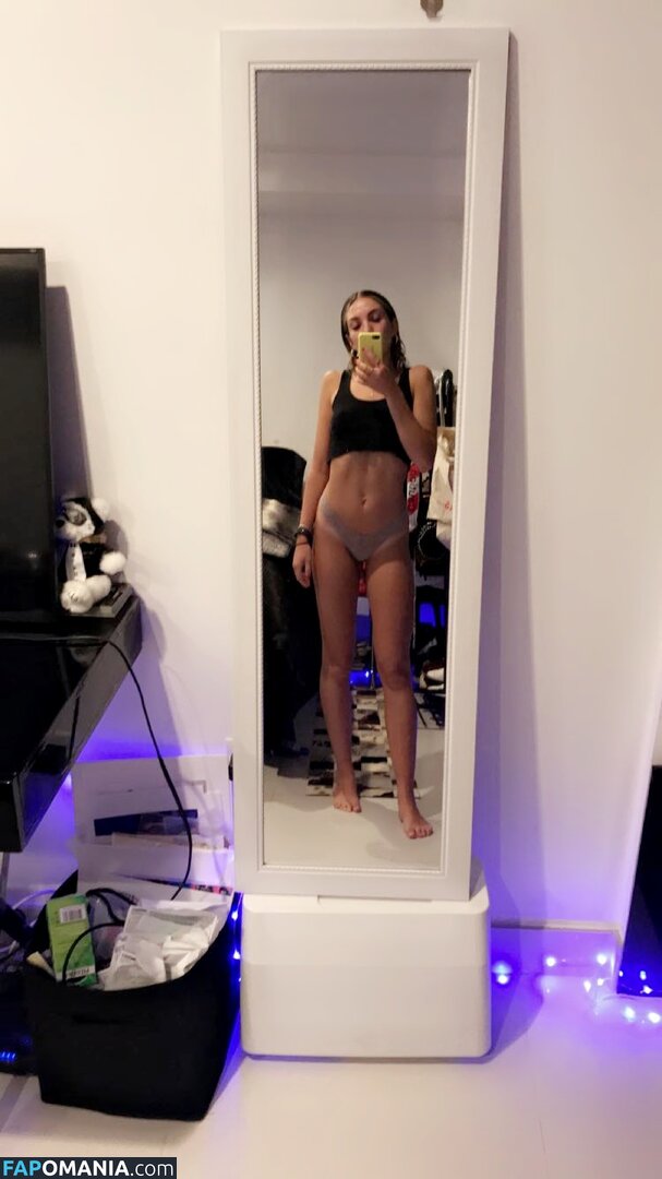 Noah Cyrus Çıplak Sızdırılmış Fotoğraf #54