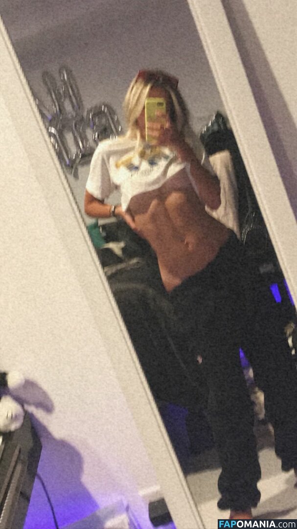 Noah Cyrus Çıplak Sızdırılmış Fotoğraf #104