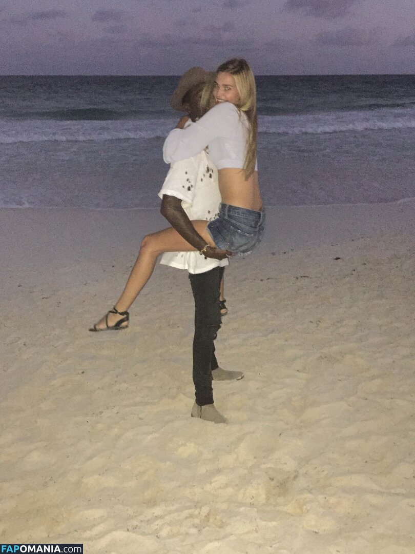 Noel Berry Çıplak Sızdırılmış Fotoğraf #394
