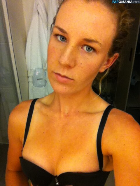 Olivia Rogowska Çıplak Sızdırılmış Fotoğraf #5