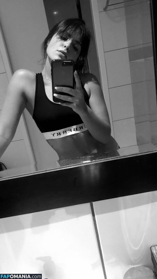 Olympia Valance Çıplak Sızdırılmış Fotoğraf #7