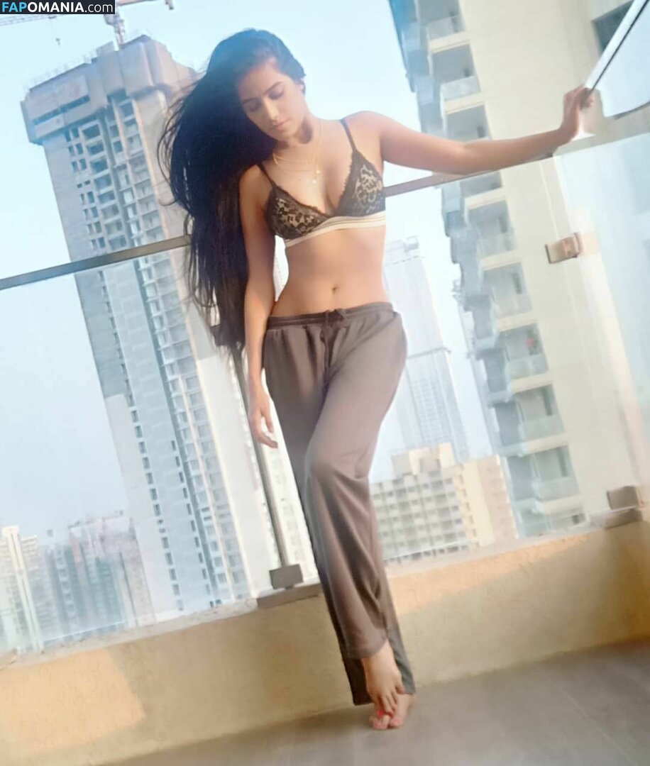 Poonam Pandey Çıplak Sızdırılmış Fotoğraf #3