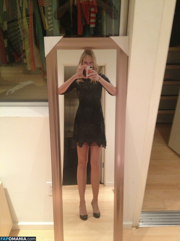 Riki Lindhome Çıplak Sızdırılmış Fotoğraf #13