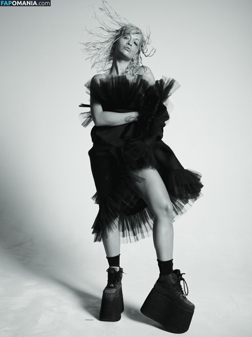 Rita Ora Çıplak Sızdırılmış Fotoğraf #128