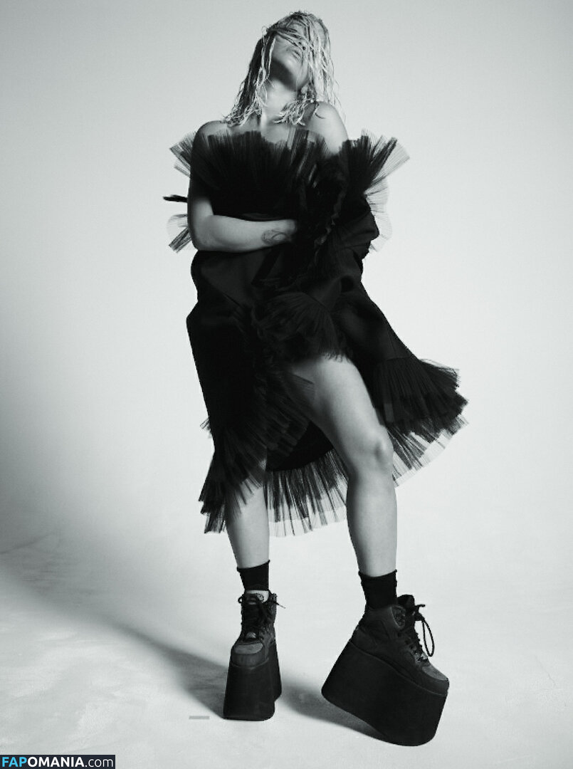 Rita Ora Çıplak Sızdırılmış Fotoğraf #139