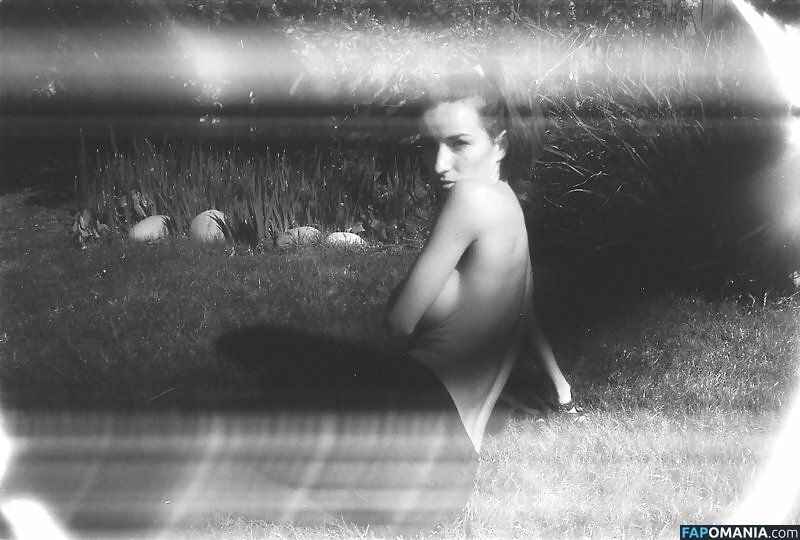 Salome Stevenin Çıplak Sızdırılmış Fotoğraf #4