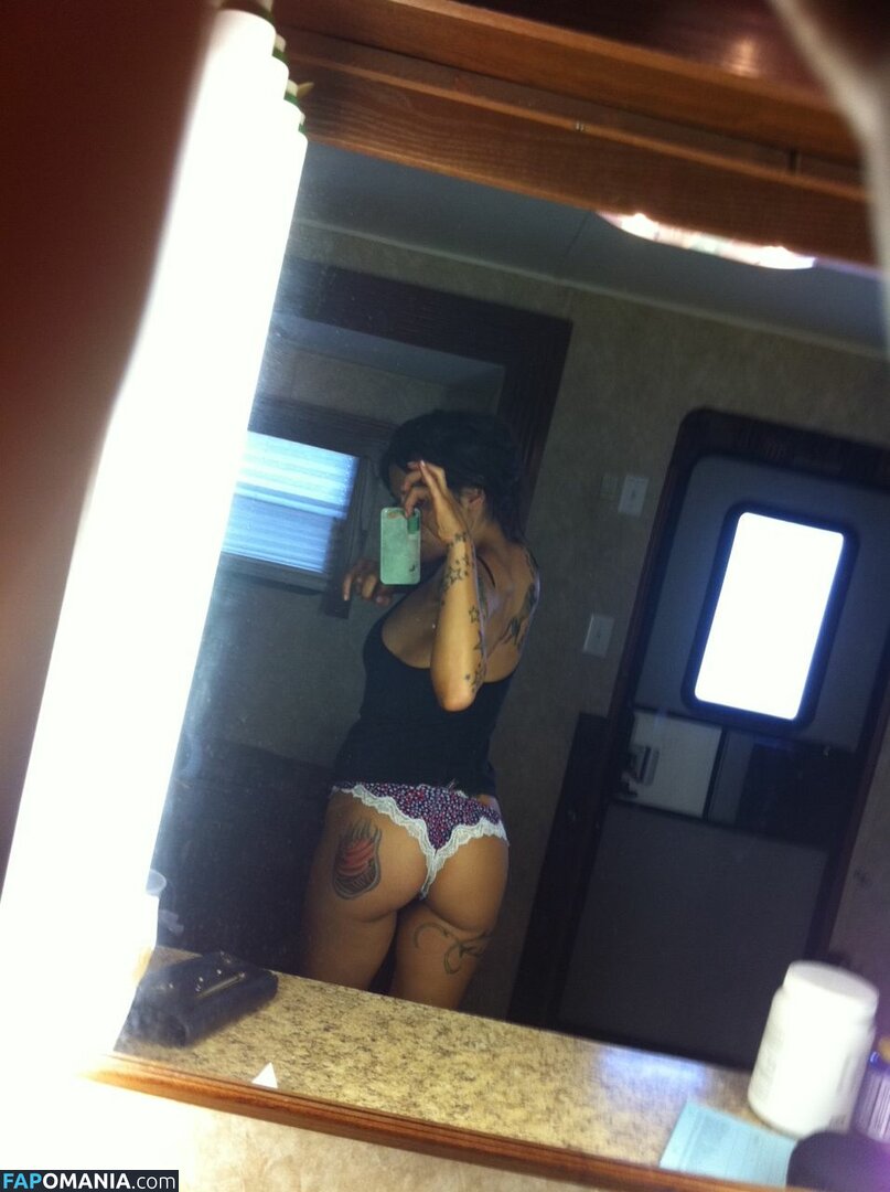 Sarah Sahi Çıplak Sızdırılmış Fotoğraf #1