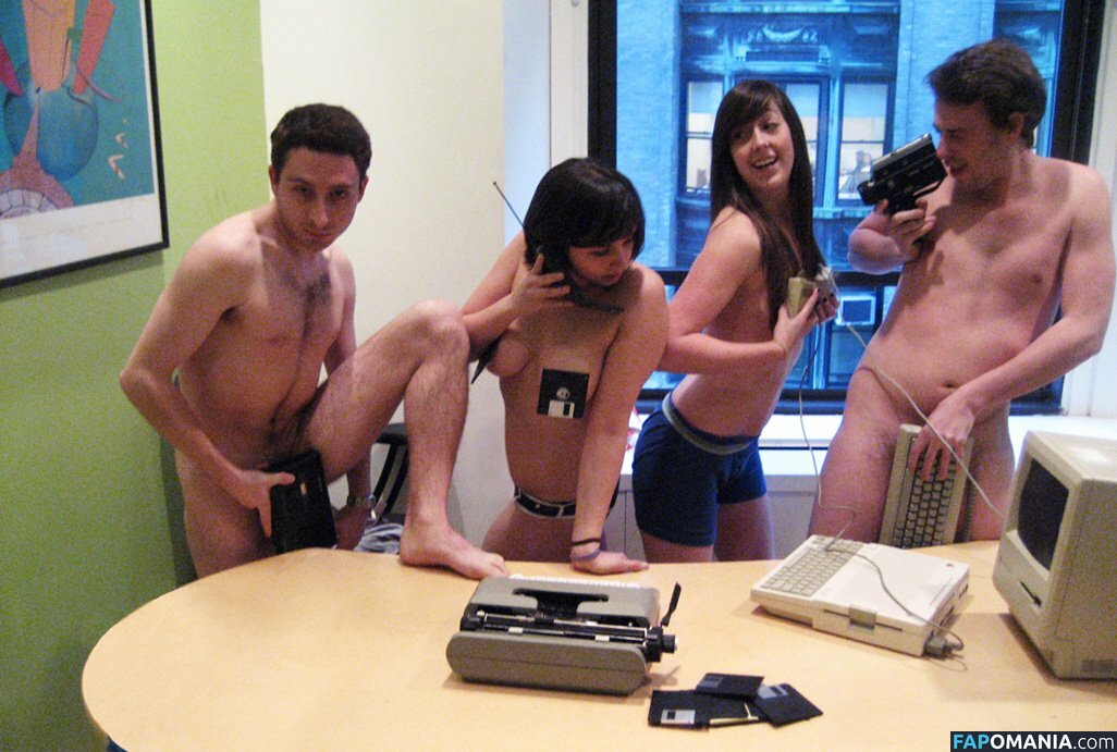 Sarah Schneider Çıplak Sızdırılmış Fotoğraf #17