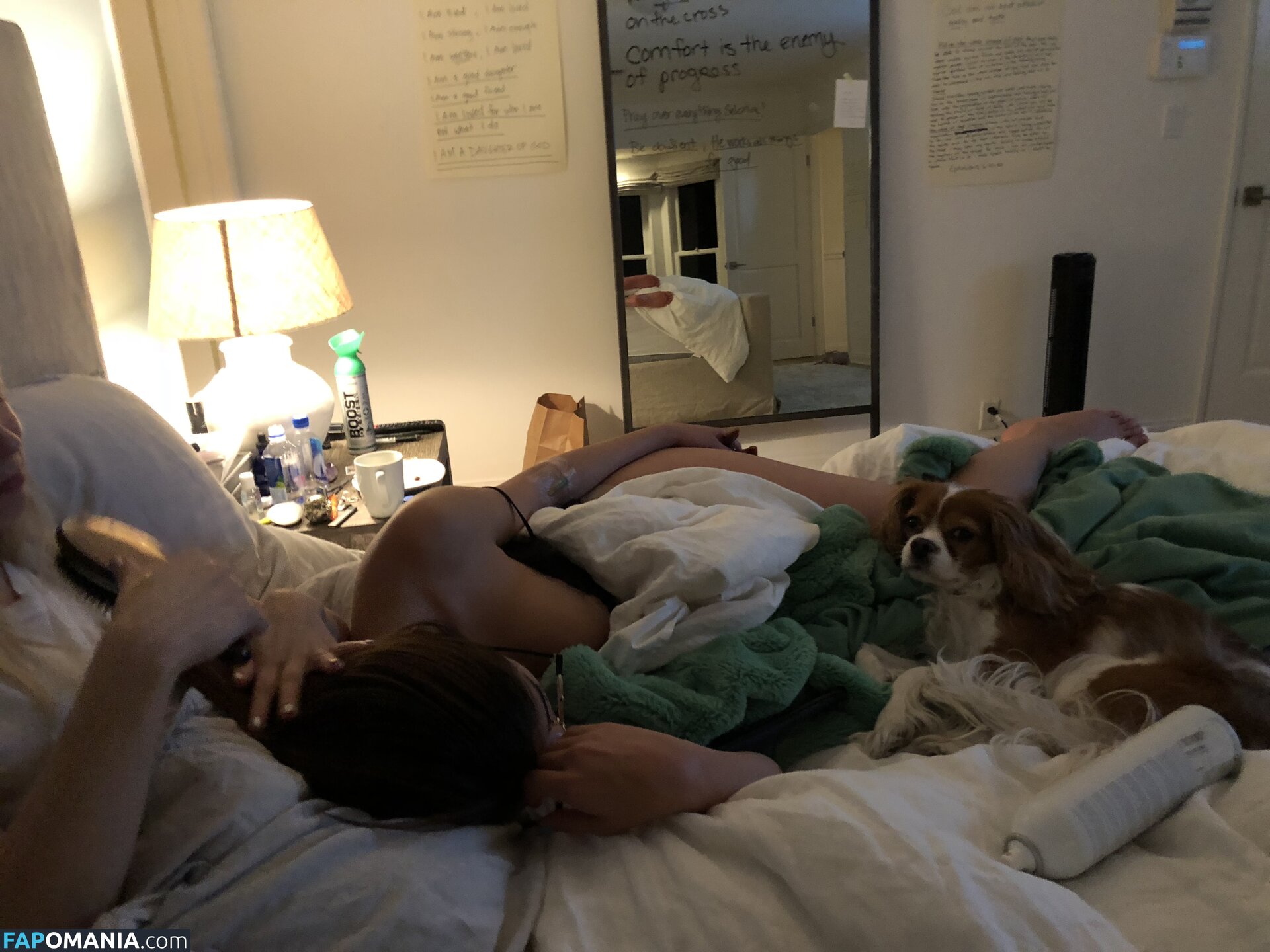 Selena Gomez Çıplak Sızdırılmış Fotoğraf #17