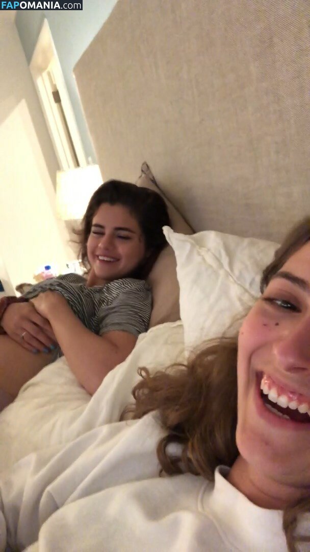 Selena Gomez Çıplak Sızdırılmış Fotoğraf #22