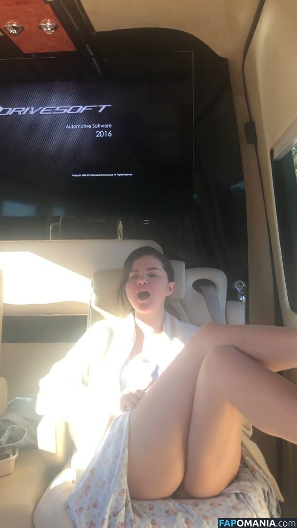 Selena Gomez Çıplak Sızdırılmış Fotoğraf #30