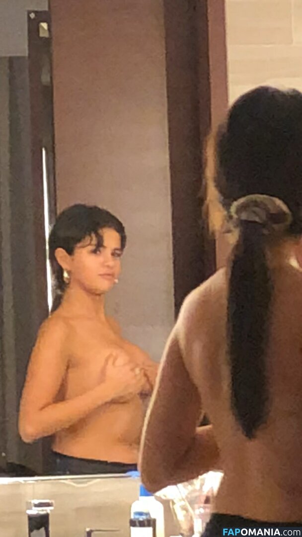 Selena Gomez Çıplak Sızdırılmış Fotoğraf #39