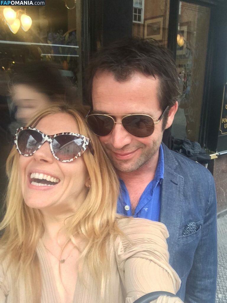 Sienna Miller Çıplak Sızdırılmış Fotoğraf #19