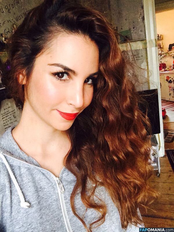 Sila Sahin Çıplak Sızdırılmış Fotoğraf #5