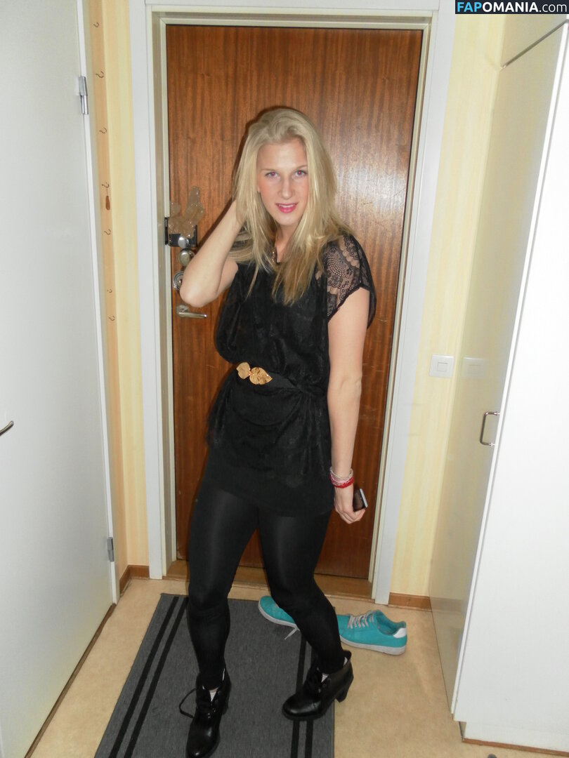 Sofia Jakobsson Çıplak Sızdırılmış Fotoğraf #204