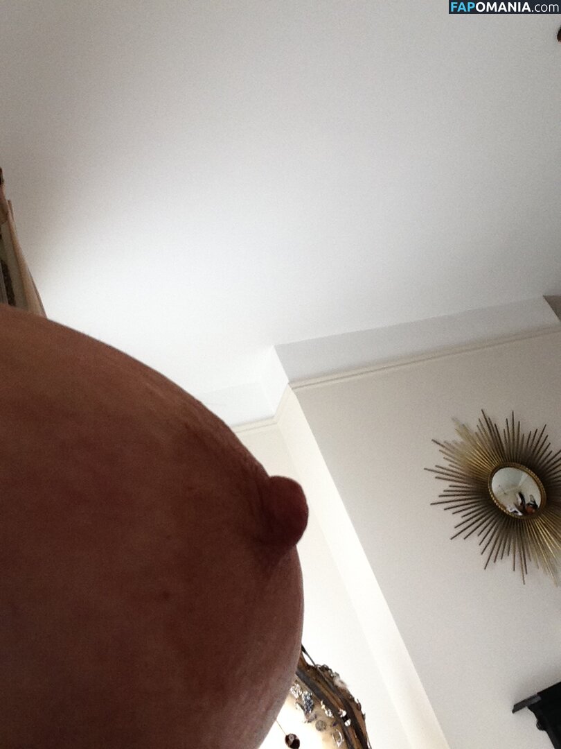 Sue Perkins Çıplak Sızdırılmış Fotoğraf #1