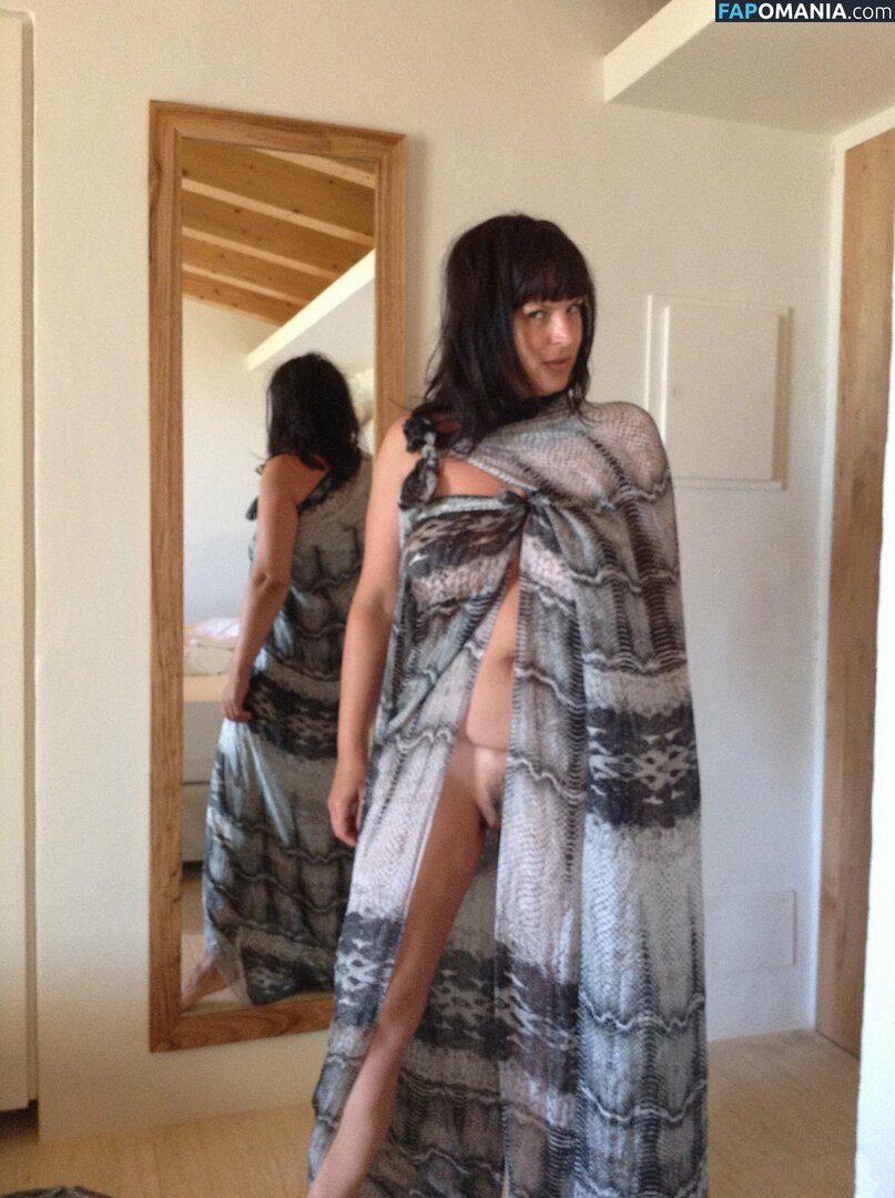 Sue Perkins Çıplak Sızdırılmış Fotoğraf #11