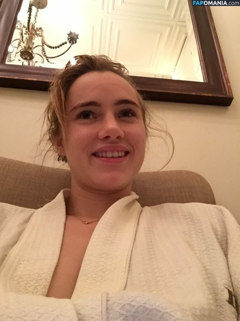 Suki Waterhouse Çıplak Sızdırılmış Fotoğraf #12