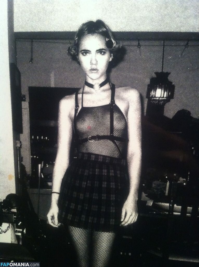 Suki Waterhouse Çıplak Sızdırılmış Fotoğraf #41