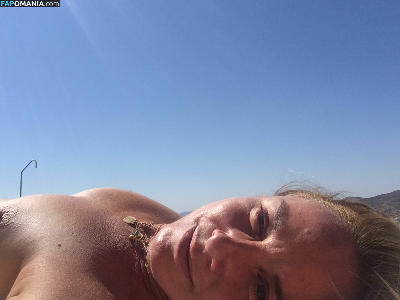 Tamzin Outhwaite Çıplak Sızdırılmış Fotoğraf #5