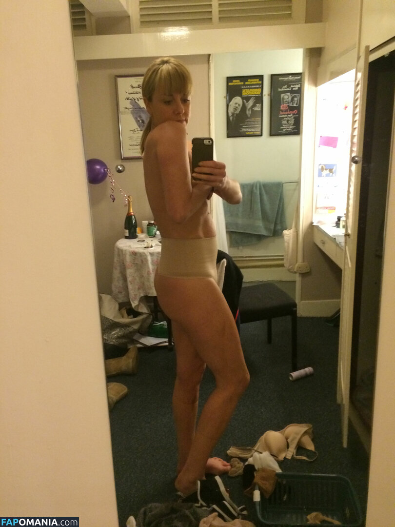 Tamzin Outhwaite Çıplak Sızdırılmış Fotoğraf #9
