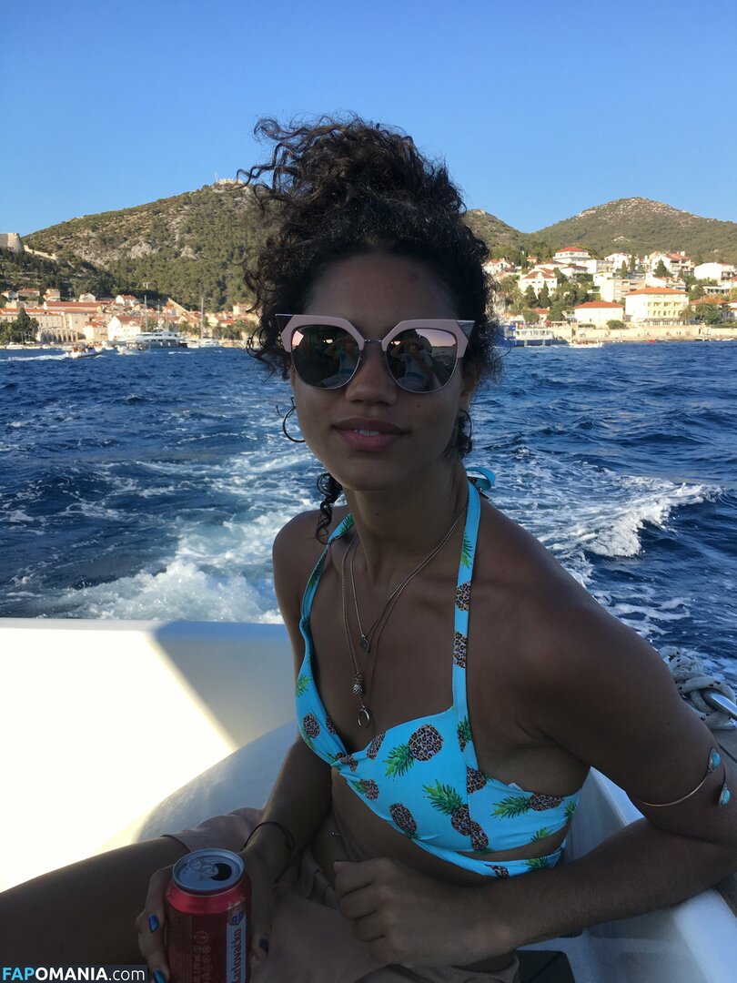 Vick Hope Çıplak Sızdırılmış Fotoğraf #195