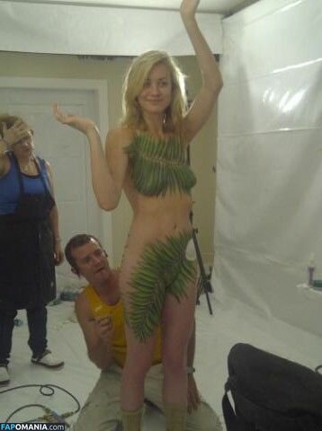 Yvonne Strahovski Çıplak Sızdırılmış Fotoğraf #25