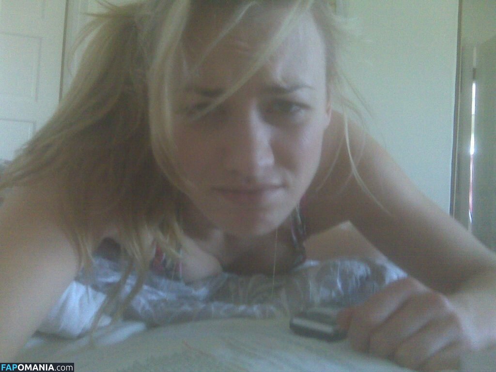 Yvonne Strahovski Çıplak Sızdırılmış Fotoğraf #37