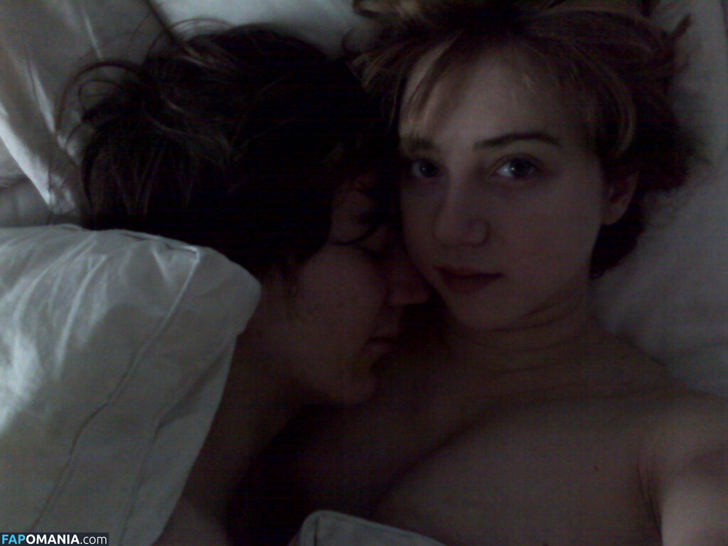 Zoe Kazan Çıplak Sızdırılmış Fotoğraf #5