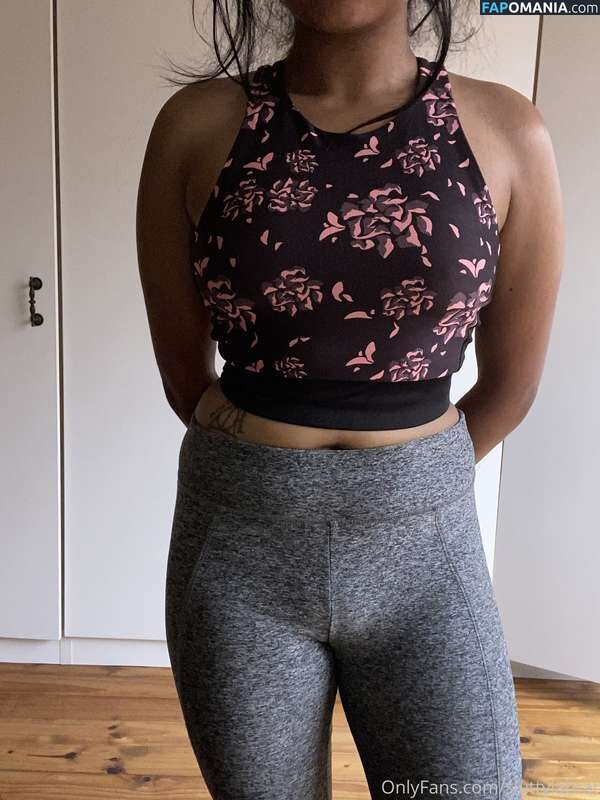 Adhana / sluttylabrat Çıplak OnlyFans  Sızdırılmış Fotoğraf #8