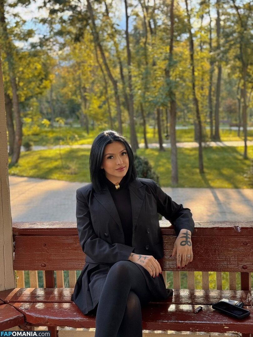 Adriana Donici Çıplak OnlyFans  Sızdırılmış Fotoğraf #3