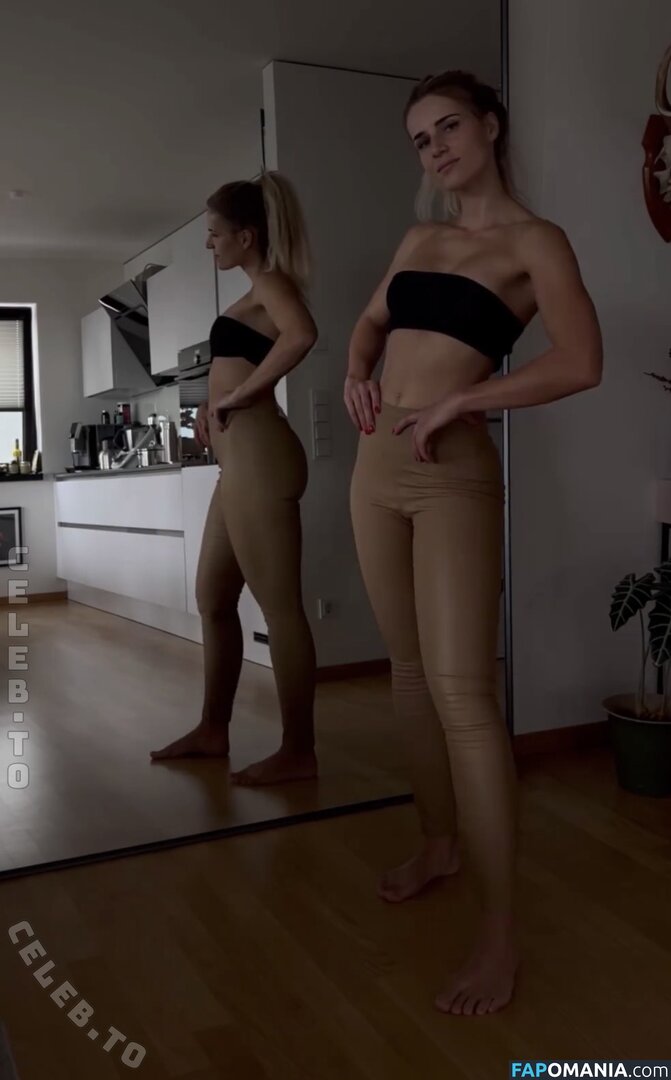 Adrienne Koleszar / adrienne_koleszar Çıplak OnlyFans  Sızdırılmış Fotoğraf #2