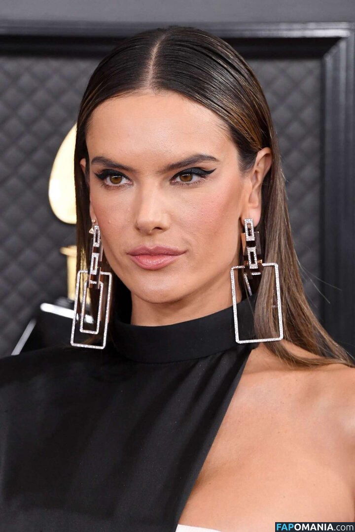 Alessandra / Alessandra Ambrosio / aleambrosio / alelovesanja / alessandraambrosio / https: Çıplak OnlyFans  Sızdırılmış Fotoğraf #1592