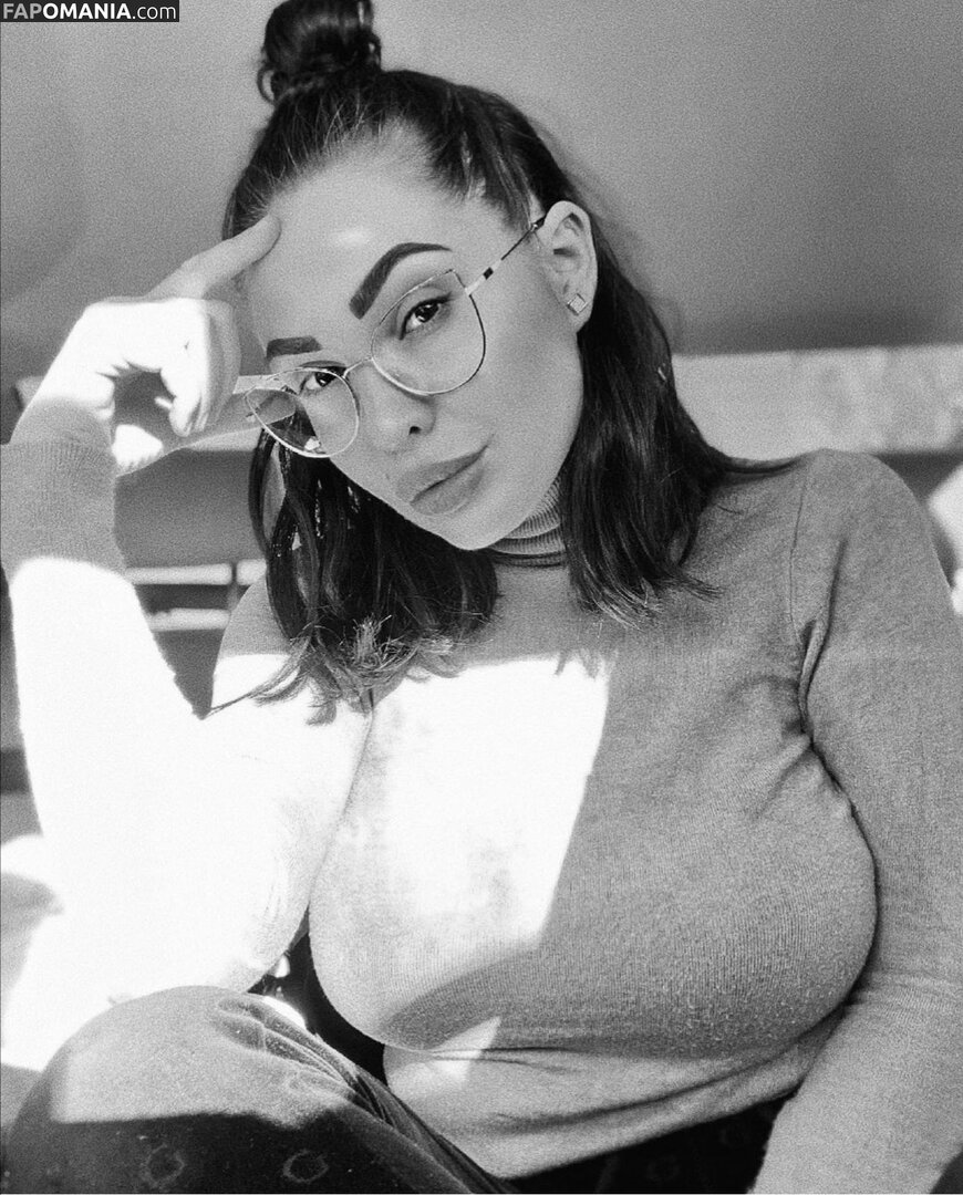 Alexanda Rusu Çıplak OnlyFans  Sızdırılmış Fotoğraf #19