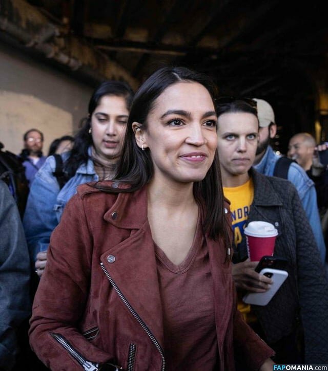 AOC / Alexandria Ocasio-Cortez Çıplak OnlyFans  Sızdırılmış Fotoğraf #158