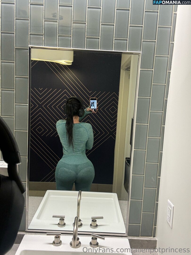 AlienPotPrincess / _alienpotprincess_ Çıplak OnlyFans  Sızdırılmış Fotoğraf #4