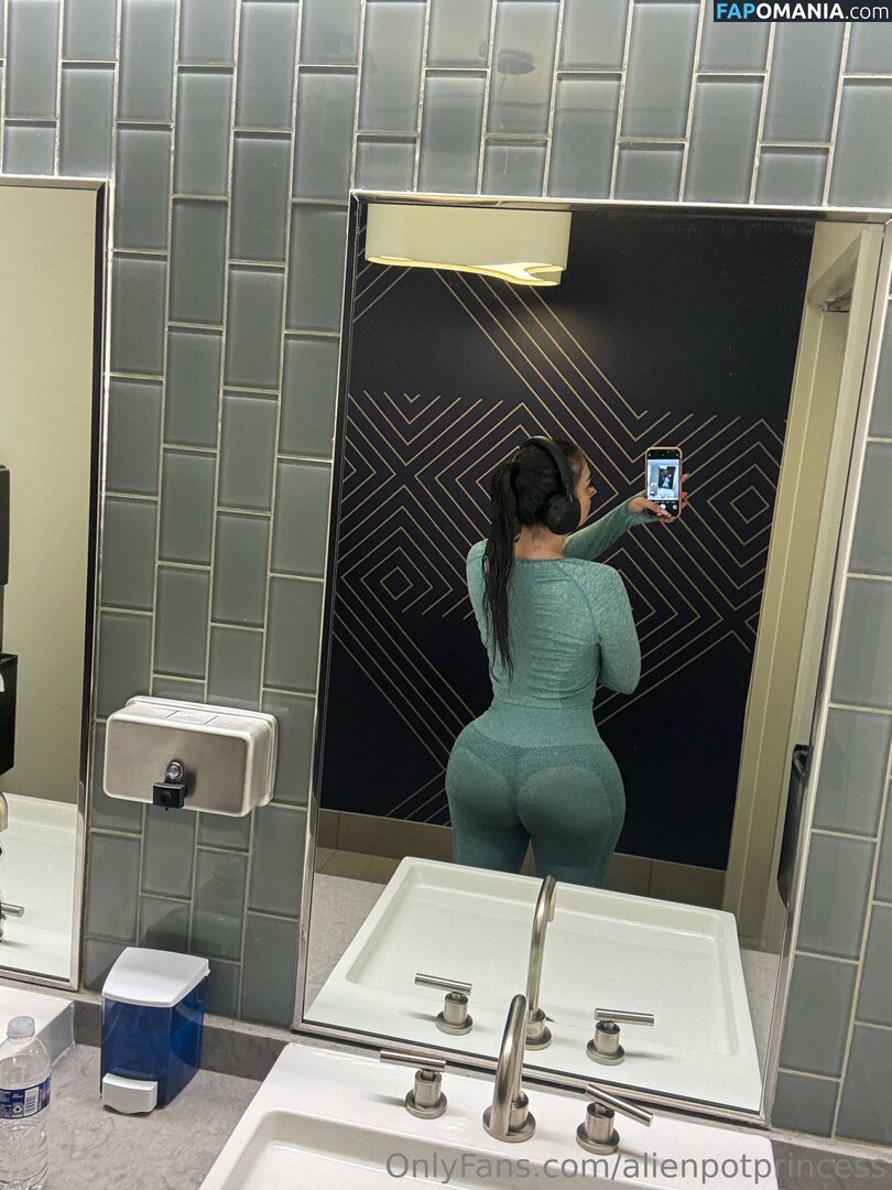AlienPotPrincess / _alienpotprincess_ Çıplak OnlyFans  Sızdırılmış Fotoğraf #5