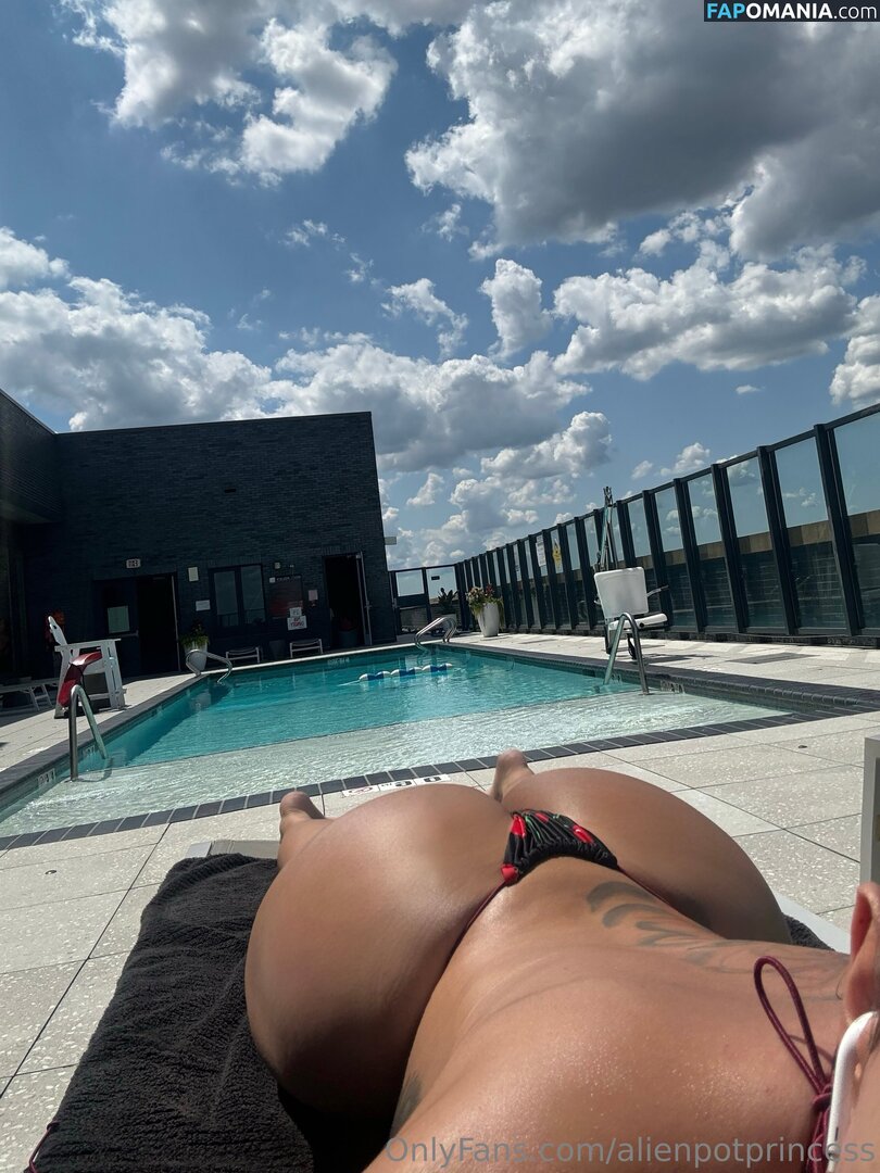 AlienPotPrincess / _alienpotprincess_ Çıplak OnlyFans  Sızdırılmış Fotoğraf #9
