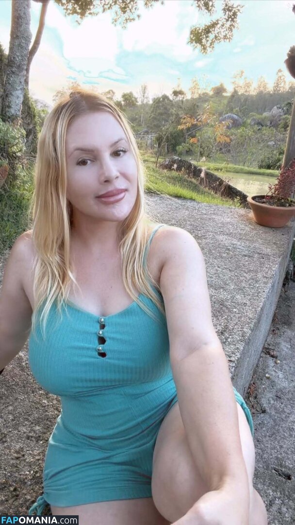 Aline FÜtcher Ouriques Çıplak OnlyFans  Sızdırılmış Fotoğraf #8