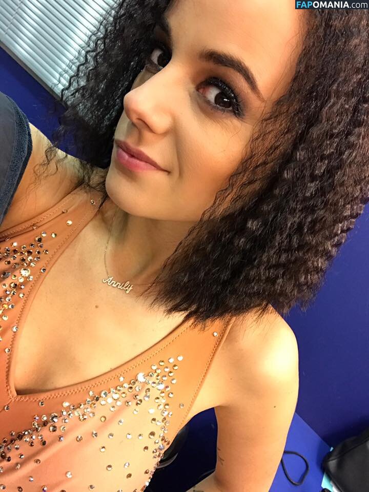 Alizee / alizeeofficiel / alizeesanzeth Çıplak OnlyFans  Sızdırılmış Fotoğraf #6