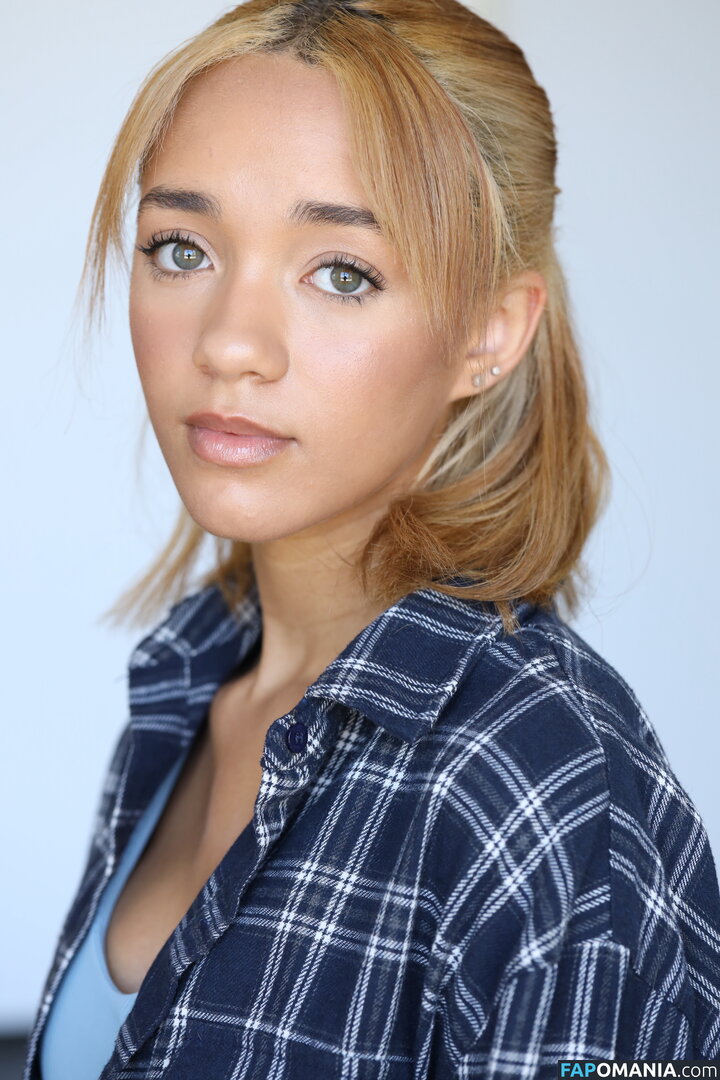 Amirah J Çıplak OnlyFans  Sızdırılmış Fotoğraf #5