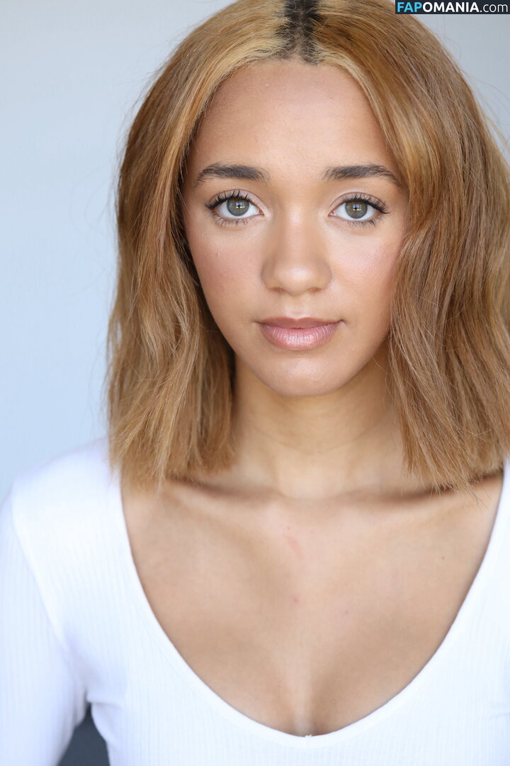 Amirah J Çıplak OnlyFans  Sızdırılmış Fotoğraf #12