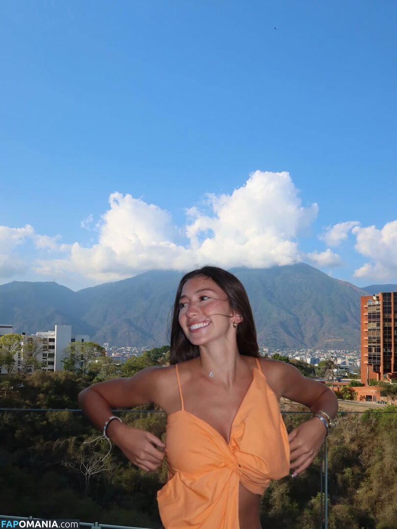 Ana Pacella / Anabarbara1108 / anachuii Çıplak OnlyFans  Sızdırılmış Fotoğraf #2